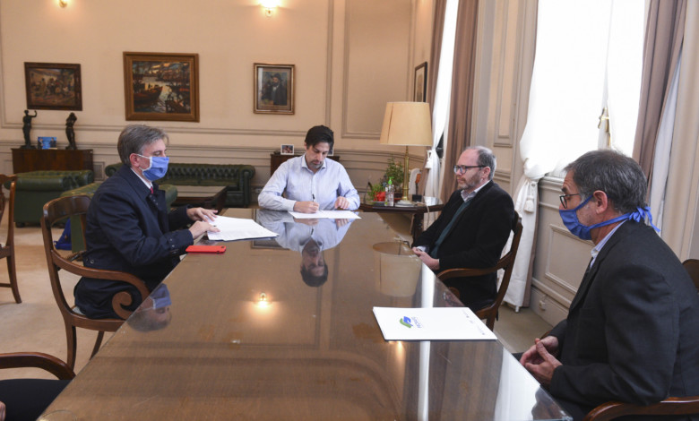 Educación firma acuerdo con Cruz Roja