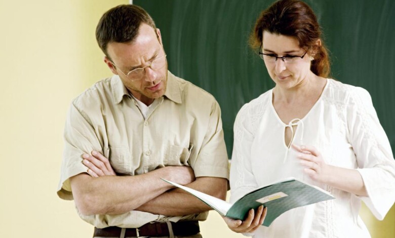 representante legal junto a profesora