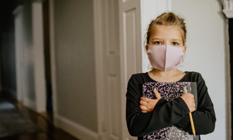 niña en pandemia