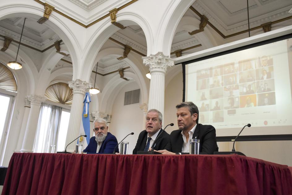 carreras cortas perzcyk