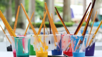 pain brushes inside clear plastic cups
