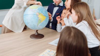 teacher discussing her lesson about geography