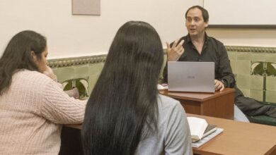 classroom discussion in montevideo